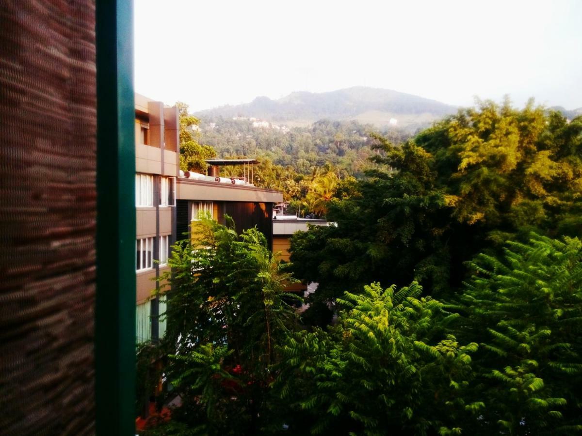 The Royal Mall Kandy Exterior foto