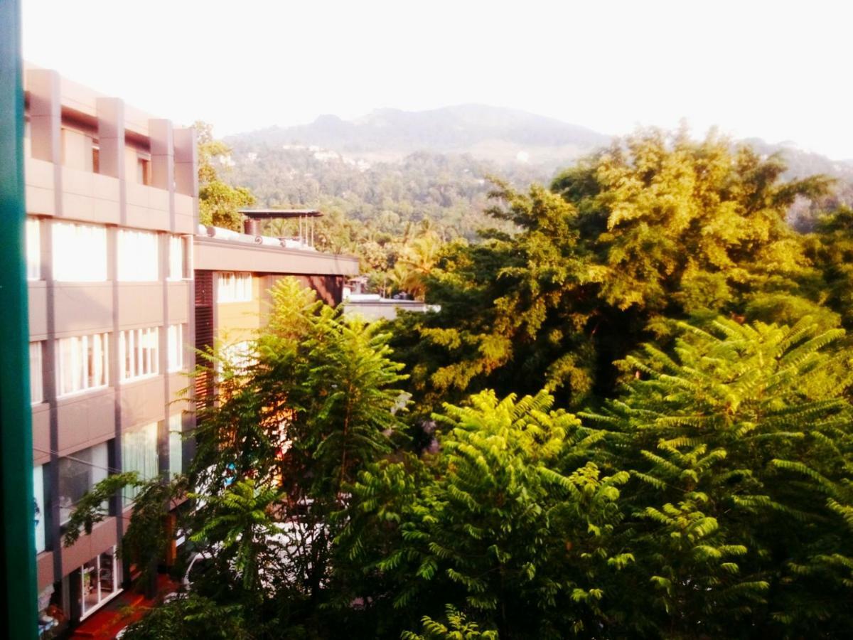 The Royal Mall Kandy Exterior foto