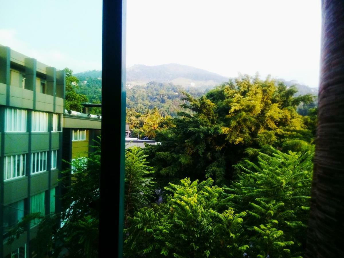 The Royal Mall Kandy Exterior foto