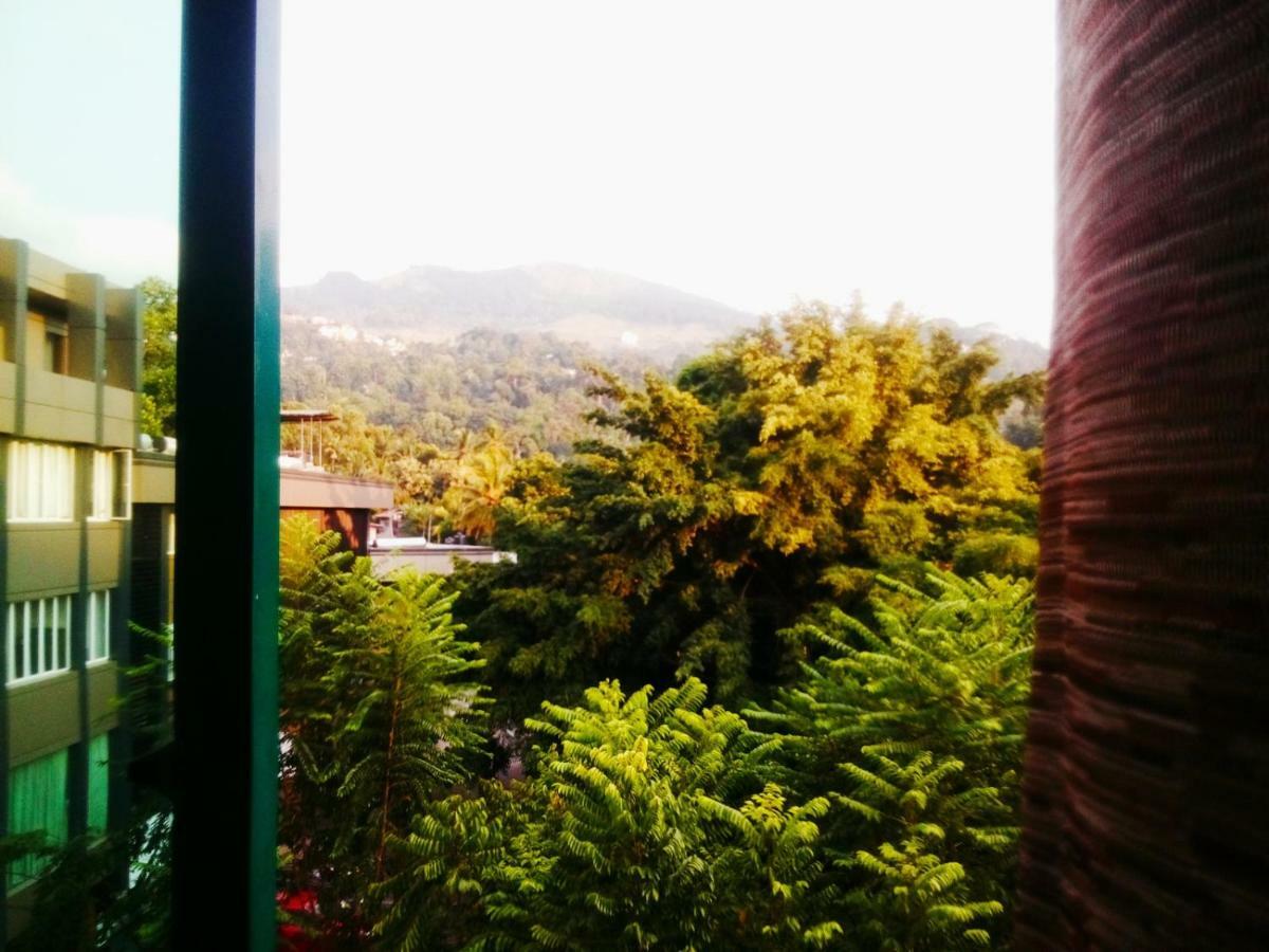 The Royal Mall Kandy Exterior foto